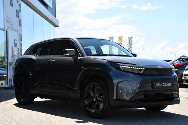 Toyota URBAN CRUISER Executive 61 kWh | Nieuw | Panoramadak | JBL-audio | 360 graden camera |