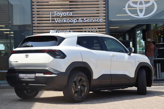 Toyota URBAN CRUISER Dynamic 61 kWh , Nieuw en snel leverbaar (juni 2026) met ¤3.000 inruilvoordeel