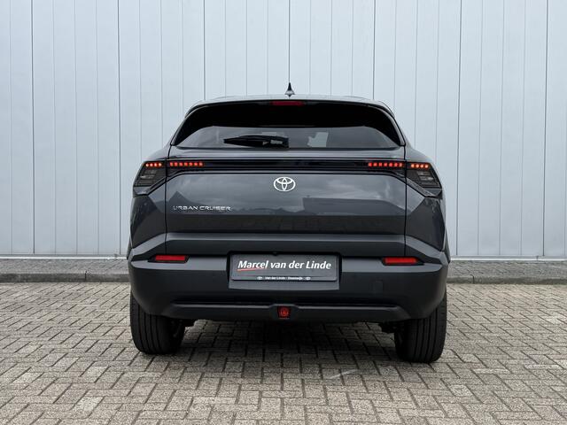 Toyota URBAN CRUISER Dynamic 61 kWh Voorraad Nieuw