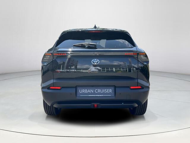 Toyota URBAN CRUISER Dynamic 61 kWh | Bluish Black parelmoer | Nieuw uit voorraad leverbaar |