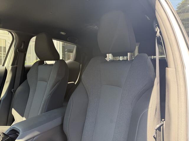 Toyota URBAN CRUISER Dynamic 61 kWh Dodehoekdetectie, Navigatie, Parkeersensoren V+A