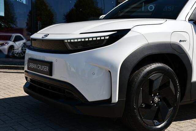 Toyota URBAN CRUISER Dynamic 61 kWh Automaat 175pk | Nieuw | Direct uit voorraad leverbaar |