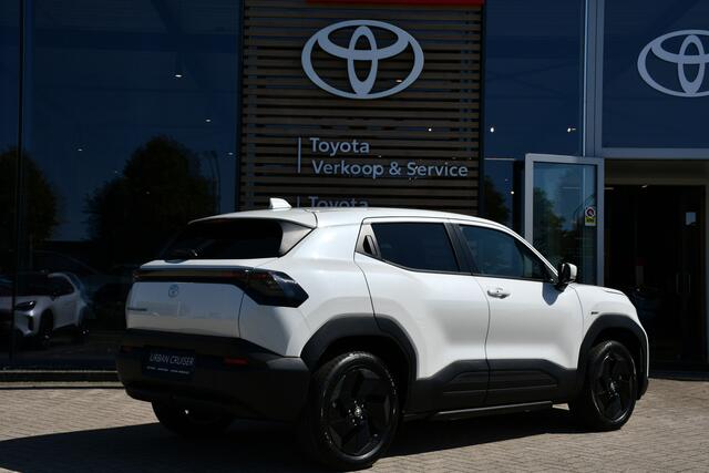 Toyota URBAN CRUISER Dynamic 61 kWh Automaat 175pk | Nieuw | Direct uit voorraad leverbaar |