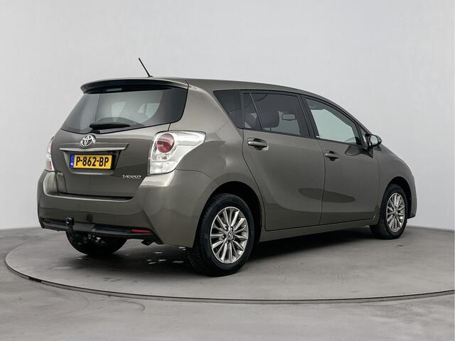 Toyota VERSO 1.8 VVT-i Dynamic | Navigatie | Parkeercamera | Stoelverwarming |