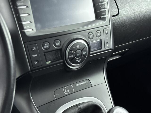 Toyota VERSO 1.8 VVT-i Dynamic | Navigatie | Parkeercamera | Stoelverwarming |