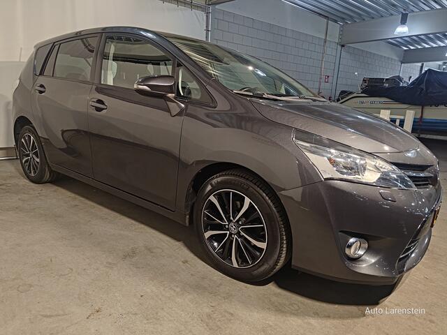 Toyota VERSO 1.8 VVT-i 147pk Dynamic 7p. Climate C./ Cruise C. / Trekhaak / Winter Pack / Navi