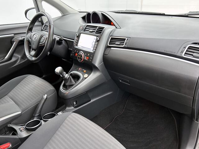Toyota VERSO 1.8 VVT-i SkyView Edition | Trekhaak | Panoramadak |