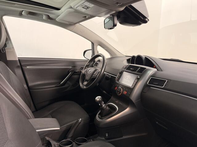 Toyota VERSO 1.8 VVT-i Executive | Dealeronderhouden | Trekhaak | Panoramadak |