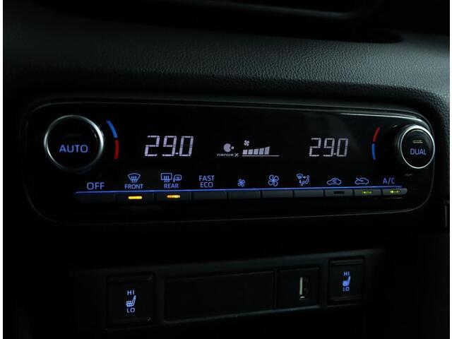 Toyota YARIS 1.5 Hybrid Executive | Navigatie | Stoelverwarming | Camera Achter | Climate Control | Parkeersensoren |