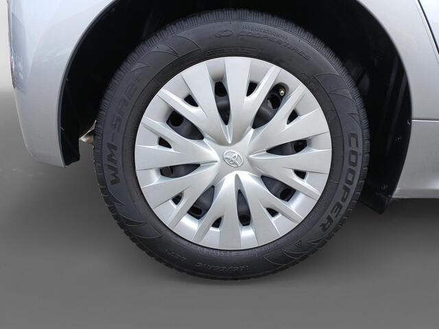 Toyota YARIS 1.5 Hybrid Active Climate Cruise Camera