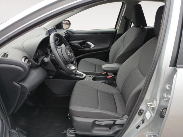 Toyota YARIS 1.5 Hybrid Active Climate Cruise Camera