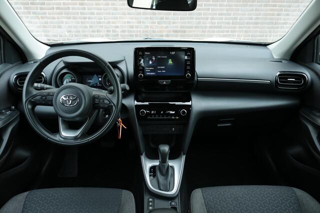 Toyota YARIS Cross 1.5 Hybrid 115 Active , Lage Km