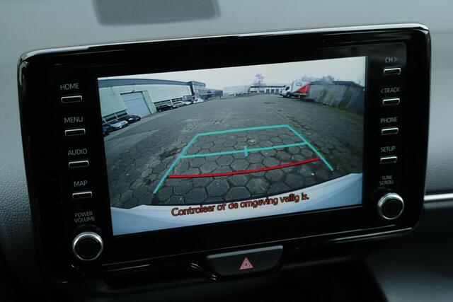Toyota YARIS Cross 1.5 Hybrid 115 Active , Lage Km