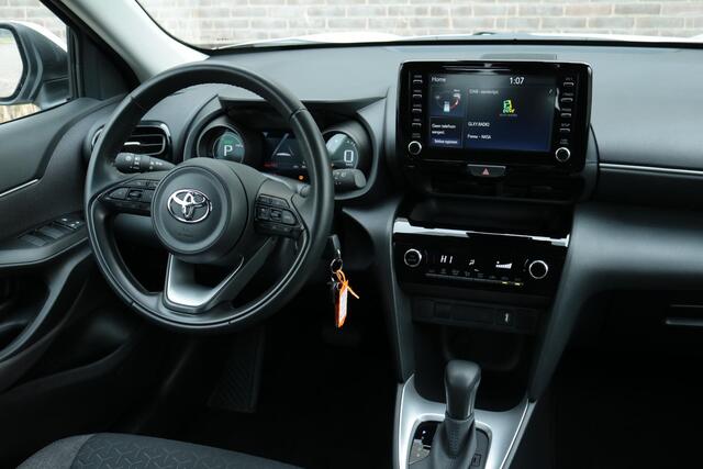 Toyota YARIS Cross 1.5 Hybrid 115 Active , Lage Km