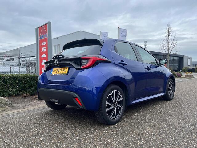 Toyota YARIS 1.5 VVT-i Business Plus | Adap. Cruise Control | NAVI | Carplay | Achteruitrijcamera | Digitaal Display | All-seasonbanden