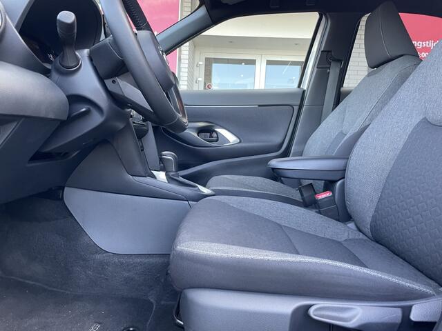 Toyota YARIS 1.5 Hybrid 115 Dynamic | PDC v/a | Navi | Keyless Entry/Start |