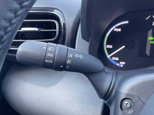 Toyota YARIS 1.5 Hybrid 115 Dynamic | PDC v/a | Navi | Keyless Entry/Start |
