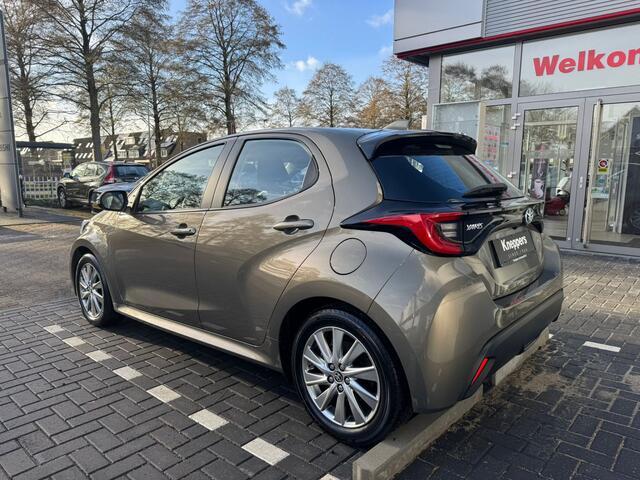 Toyota YARIS 1.5 Hybrid Business Head-up Display, Stoelverwarming, 16inch velgen , All-in Rijklaarprijs