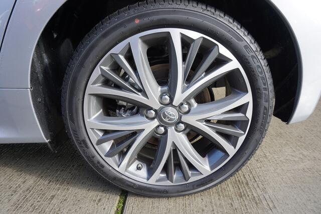 Toyota YARIS 1.5 Hybrid 130 Executive |Navi|Carplay|PDC V+A|Camera|HUD|Stoel en stuurverwarming|17 Inch|