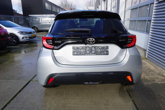 Toyota YARIS 1.5 Hybrid 130 Executive |Navi|Carplay|PDC V+A|Camera|HUD|Stoel en stuurverwarming|17 Inch|