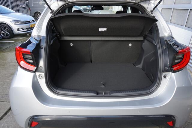 Toyota YARIS 1.5 Hybrid 130 Executive |Navi|Carplay|PDC V+A|Camera|HUD|Stoel en stuurverwarming|17 Inch|