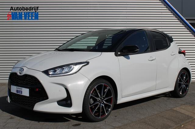 Toyota YARIS 1.5 Hybrid 130pk! GR Sport | Navi | PDC | Stoel -/ Stuurwielverw