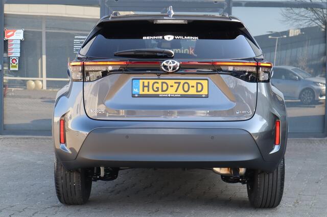 Toyota YARIS 1.5 Hybrid 115 First Edition + Comfort Pack