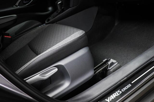 Toyota YARIS Cross 1.5 Hybrid Dynamic | STOEL / STUUR- VERWARMING | DAB | APPLE | CAMERA