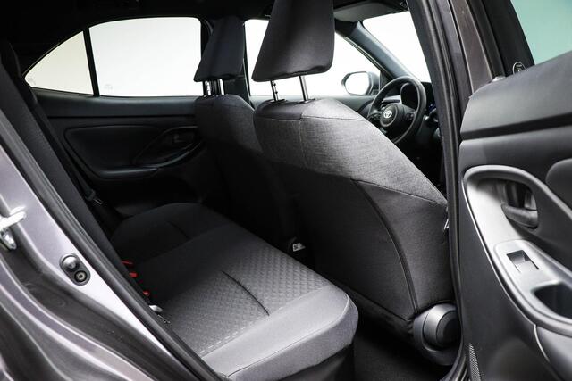 Toyota YARIS Cross 1.5 Hybrid Dynamic | STOEL / STUUR- VERWARMING | DAB | APPLE | CAMERA