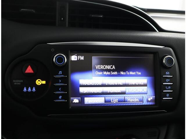 Toyota YARIS 1.5 Hybrid Bi-Tone Plus | Clima | Cruise | Lichtmetalen velgen |