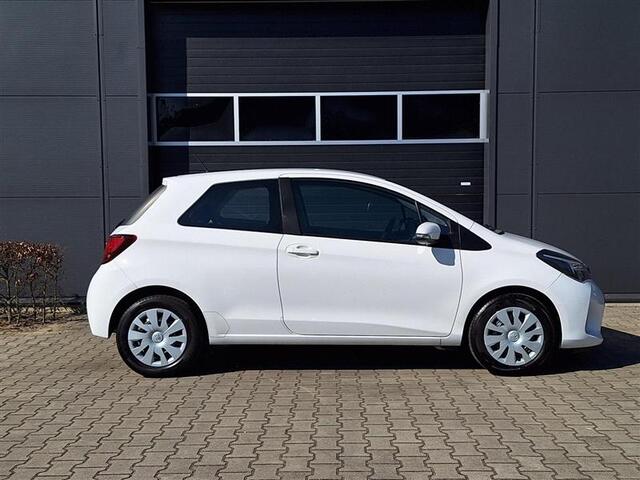Toyota YARIS 1.3 VVT-i Aspiration | Handbedrijfsrem + Segmentgas