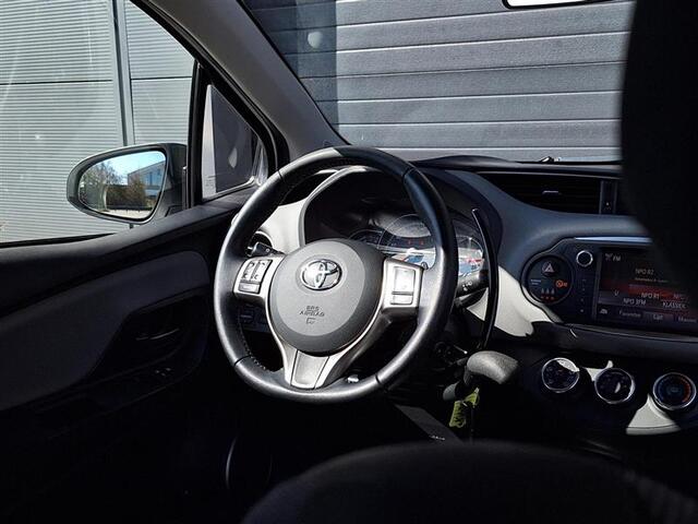 Toyota YARIS 1.3 VVT-i Aspiration | Handbedrijfsrem + Segmentgas