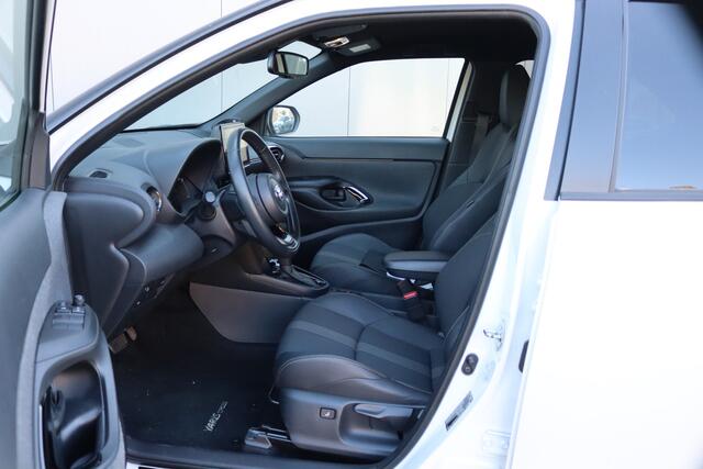 Toyota YARIS Cross 1.5 Hybrid Executive Navigatie/Camera/Parkeerhulp/Elektr-klep/Stoelverwarming