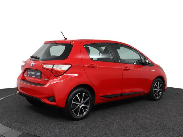 Toyota YARIS 1.5 Hybrid Design | Stoelverwarming | Lichtmetalen-Velgen | Parkeercamera |