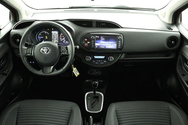 Toyota YARIS 1.5 Hybrid Design | Stoelverwarming | Lichtmetalen-Velgen | Parkeercamera |