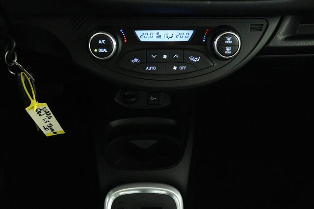 Toyota YARIS 1.5 Hybrid Design | Stoelverwarming | Lichtmetalen-Velgen | Parkeercamera |