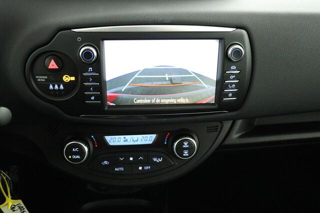Toyota YARIS 1.5 Hybrid Design | Stoelverwarming | Lichtmetalen-Velgen | Parkeercamera |