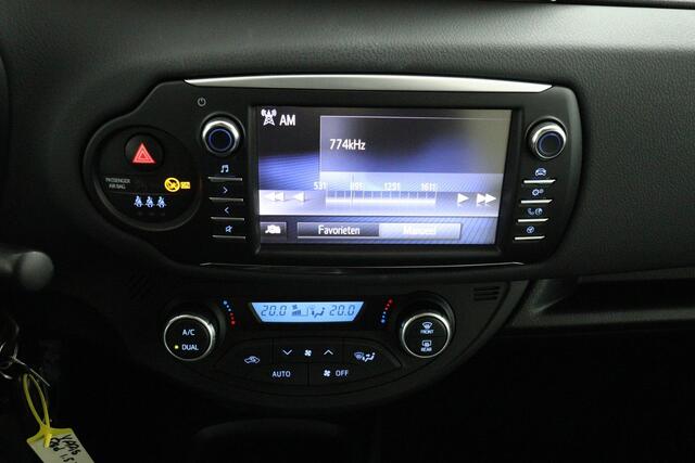 Toyota YARIS 1.5 Hybrid Design | Stoelverwarming | Lichtmetalen-Velgen | Parkeercamera |