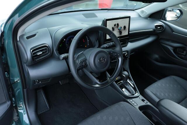 Toyota YARIS 1.5 Hybrid 115 Dynamic Comfort Pack, ¤1000,- Inruilpremie, Draadloos Apple Carplay & Android Auto, Blind Spot, Stuur & stoelverwarming, Voorverwarmen en verkoelen op afstand!
