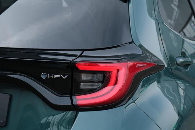 Toyota YARIS 1.5 Hybrid 115 Dynamic Comfort Pack, ¤1000,- Inruilpremie, Draadloos Apple Carplay & Android Auto, Blind Spot, Stuur & stoelverwarming, Voorverwarmen en verkoelen op afstand!