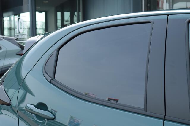Toyota YARIS 1.5 Hybrid 115 Dynamic Comfort Pack, ¤1000,- Inruilpremie, Draadloos Apple Carplay & Android Auto, Blind Spot, Stuur & stoelverwarming, Voorverwarmen en verkoelen op afstand!