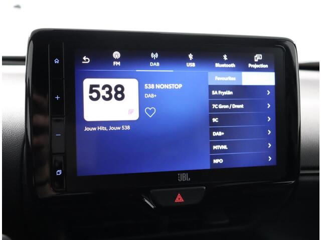 Toyota YARIS Cross 1.5 Hybrid GR Sport | Parkeer sensoren | Electrische kofferklep | Stoelverwarming | Navigatie | JBL Audio |