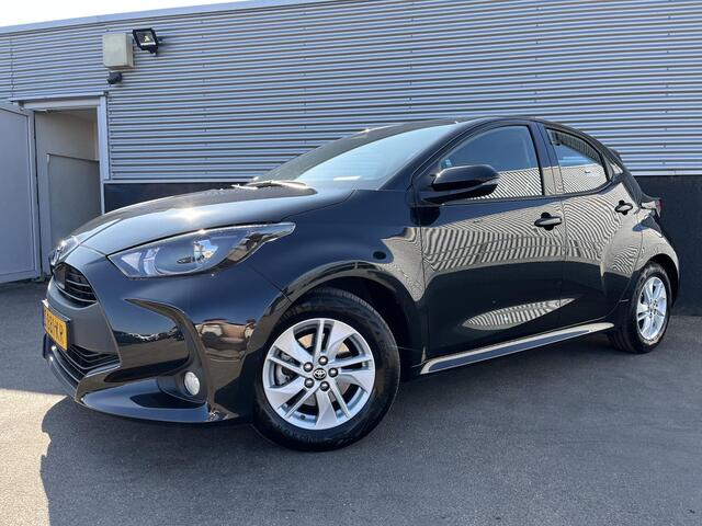 Toyota YARIS 1.5 Hybrid 115 Active Apple carplay en/of Android auto Navigatie, Achteruitrij camera, Climate control, Adaptieve cruise control, BTW-auto, NL-auto
