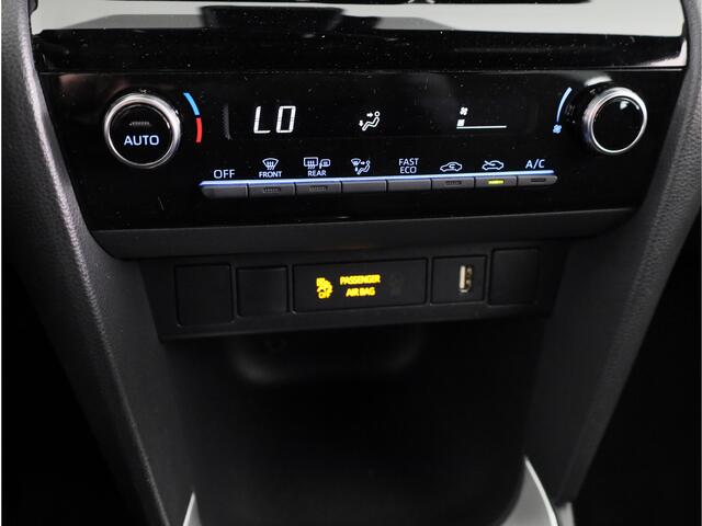 Toyota YARIS Cross 1.5 Hybrid Dynamic | Parkeersensoren achter | NL-Auto | Apple Carplay /- Android Auto |