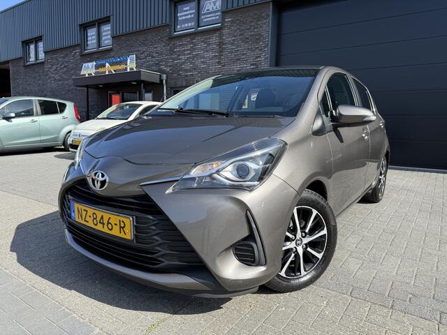 Toyota YARIS 1.0 VVT-i Aspiration | 2E EIGENAAR | 12MND GARANTIE | AIRCO | NAVI | ELEC RAMEN | LMV |