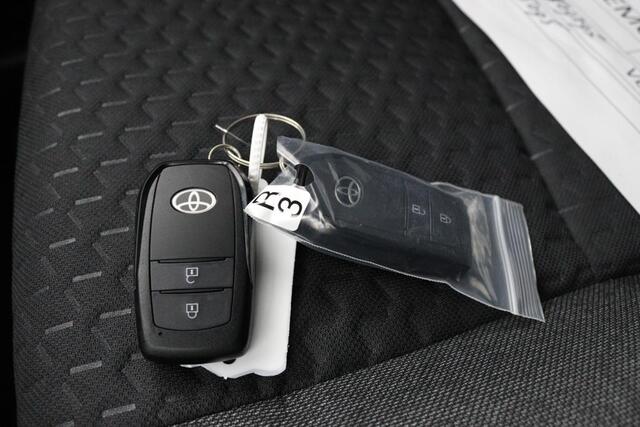 Toyota YARIS Cross 1.5 Hybrid 115 First Edition | Nieuw Uit Voorraad Leverbaar! | 10 Jaar Garantie |