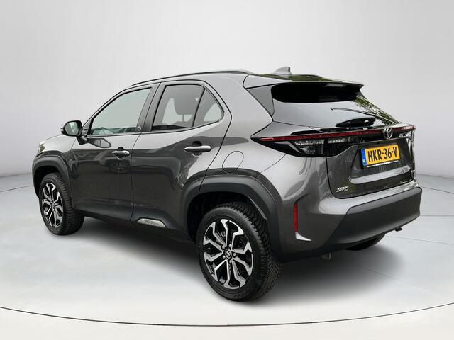 Toyota YARIS Cross 1.5 Hybrid 115 First Edition | Stoel- + stuurverwarming | Carplay | Parkeercamera | Keyless entry | LED koplampen |