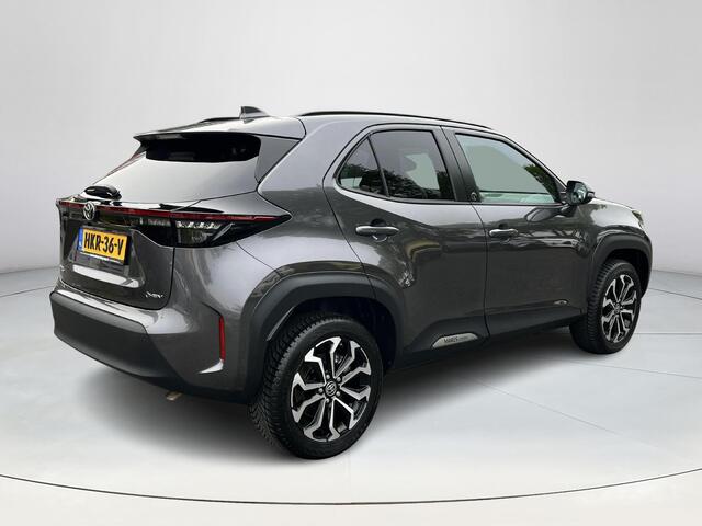 Toyota YARIS Cross 1.5 Hybrid 115 First Edition | Stoel- + stuurverwarming | Carplay | Parkeercamera | Keyless entry | LED koplampen |