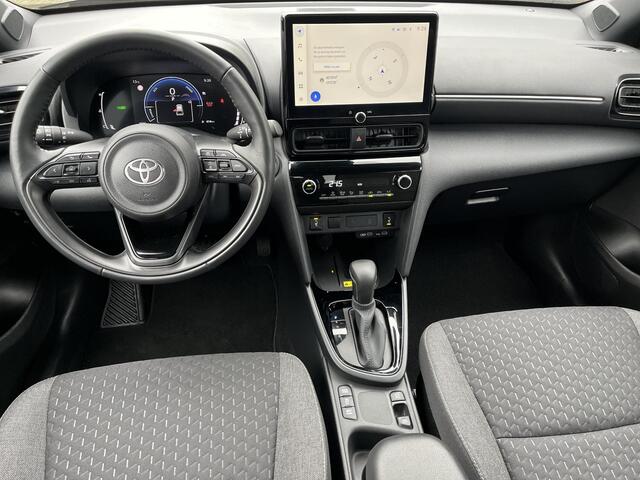 Toyota YARIS Cross 1.5 Hybrid 115 First Edition | Stoel- + stuurverwarming | Carplay | Parkeercamera | Keyless entry | LED koplampen |