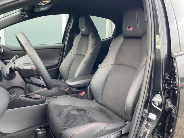 Toyota YARIS 1.5 Hybrid GR Sport | ACC | Camera | Lane assist | Winterpakket